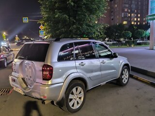 2005 Toyota RAV4 II (XA20) Рестайлинг, серебристый, 790000 рублей, вид 3