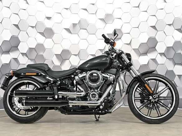 2018 Harley-Davidson Breakout, чёрный, 1729000 рублей - вид 2
