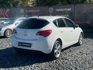 2012 Opel Astra J, белый, 649000 рублей, вид 4