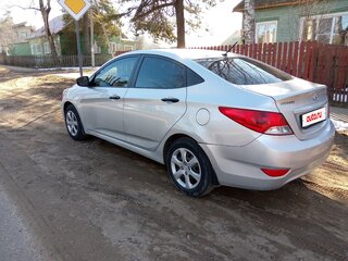 2011 Hyundai Solaris I, серебристый, 550000 рублей, вид 3