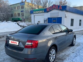 2017 Skoda Octavia III (A7) Рестайлинг, серый, 1200000 рублей, вид 3