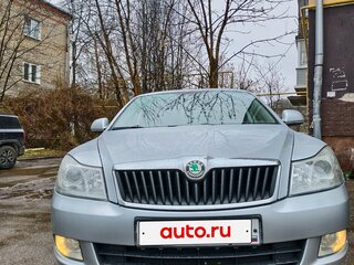 2010 Skoda Octavia II (A5) Рестайлинг, серебристый, 970000 рублей, вид 2
