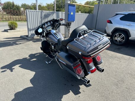 2014 Harley-Davidson Electra Glide, серебристый, 1100000 рублей, вид 3