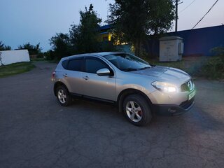 2010 Nissan Qashqai I Рестайлинг, серебристый, 980000 рублей, вид 2