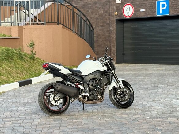 2011 Yamaha FZ1, белый, 550000 рублей