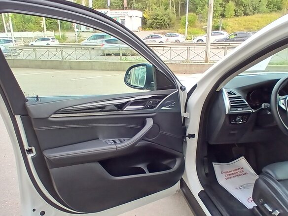 2022 BMW X4 20i II (G02) Рестайлинг, белый, 5595000 рублей - вид 11