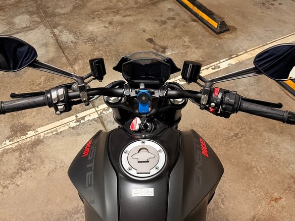 2021 Ducati Monster 937, серый, 1285000 рублей - вид 17