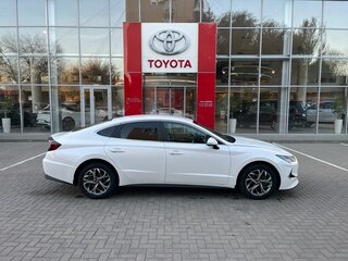 2022 Hyundai Sonata VIII (DN8), белый, 2690000 рублей, вид 4