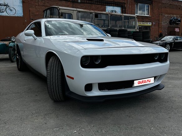 2018 Dodge Challenger III Рестайлинг 2, белый, 3590000 рублей - вид 8