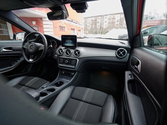 2017 Mercedes-Benz GLA 250 I (X156), красный - вид 5