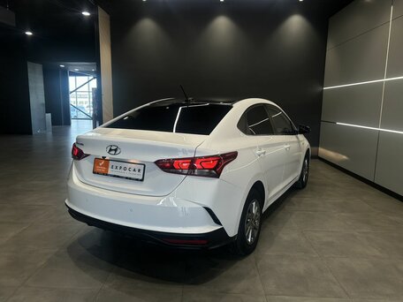 2022 Hyundai Solaris II Рестайлинг, белый, 1812000 рублей, вид 5