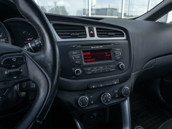 2015 Kia Ceed II, коричневый, 1190000 рублей - вид 18