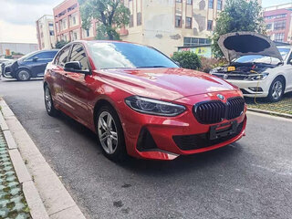 2023 BMW 1 серии 120i III (F52) Рестайлинг, красный, 1100000 рублей, вид 2