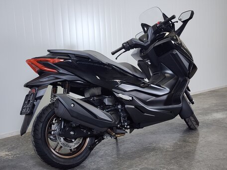 2025 Honda Forza, чёрный, 799000 рублей, вид 2