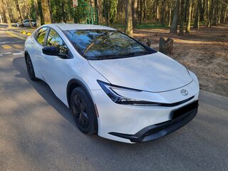 2024 Toyota Prius V (XW60), белый, 3017009 рублей, вид 1