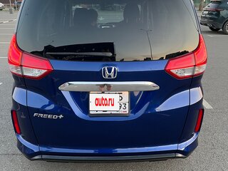2017 Honda Freed+ II, синий, 1650000 рублей, вид 5