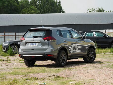 2026 Nissan X-Trail III Рестайлинг 2, серый, 2700000 рублей, вид 3