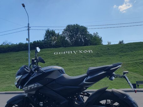 2022 Bajaj Pulsar NS 200, серый, 260000 рублей, вид 2