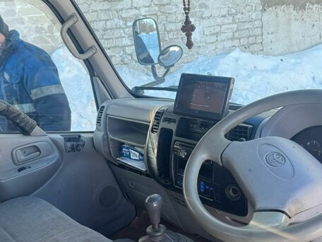 2002 Toyota Hino, красный, 1350000 рублей, вид 2