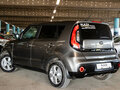 2017 Kia Soul II Рестайлинг, серебристый, 1200000 рублей - вид 3