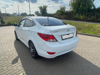 2013 Hyundai Solaris I, белый, 790000 рублей, вид 5