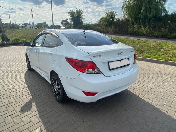 2013 Hyundai Solaris I, белый - вид 4