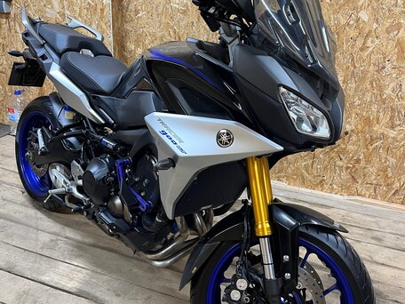 2018 Yamaha MT-09 Tracer (FJ-09), чёрный, 1100000 рублей, вид 1