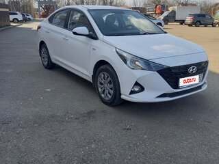 2021 Hyundai Solaris II Рестайлинг, белый, 1400000 рублей, вид 3