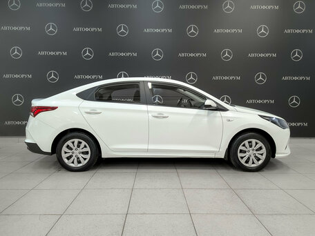 2021 Hyundai Solaris II Рестайлинг, белый, 1180000 рублей, вид 4