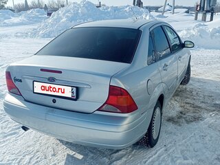 2005 Ford Focus I Рестайлинг, серебристый, 299000 рублей, вид 3