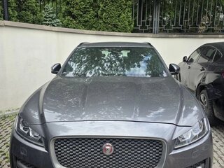 2018 Jaguar F-Pace I, серебристый, 3250000 рублей, вид 1
