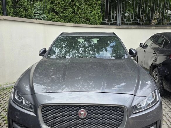 2018 Jaguar F-Pace I, серебристый