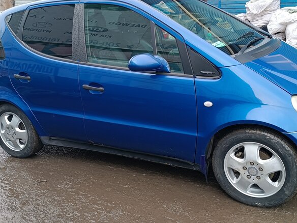 1998 Mercedes-Benz A-Класс 160 I (W168), синий, 180000 рублей - вид 2