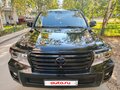 2013 Toyota Land Cruiser 200 Series Рестайлинг 1, чёрный, 3900000 рублей - вид 2