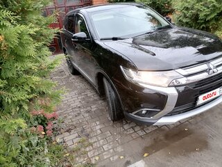 2018 Mitsubishi Outlander III Рестайлинг 2, чёрный, 1999000 рублей, вид 3