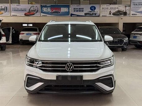 2023 Volkswagen Tiguan II Рестайлинг, белый, 2450000 рублей, вид 2