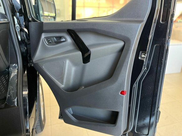 2020 Ford Tourneo Custom SWB I, чёрный, 2900000 рублей - вид 24