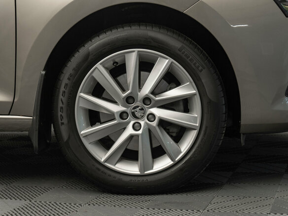 2021 Skoda Rapid II, коричневый, 1710000 рублей - вид 23