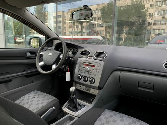 2009 Ford Focus II Рестайлинг, серебристый - вид 8
