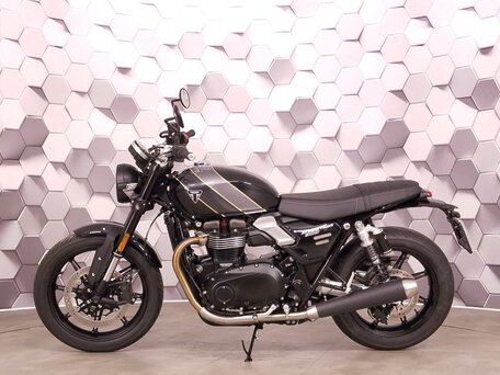 2026 Triumph Speed Twin, чёрный, 1199000 рублей, вид 4