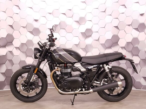 2026 Triumph Speed Twin, чёрный, 1199000 рублей - вид 3