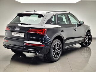 2025 Audi Q5 45 TFSI II (FY) Рестайлинг, чёрный, 6100000 рублей, вид 3