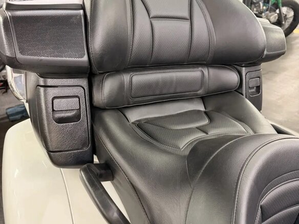 2014 Honda GL 1800 Gold Wing, белый, 1590000 рублей - вид 4