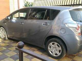 2012 Toyota Verso I Рестайлинг, серебристый, 1350000 рублей, вид 4