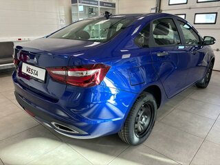 2026 Lada (ВАЗ) Vesta I Рестайлинг (NG), синий, 1565000 рублей, вид 4