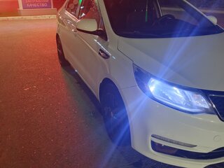 2015 Kia Rio 6-speed III, белый, 740000 рублей, вид 1
