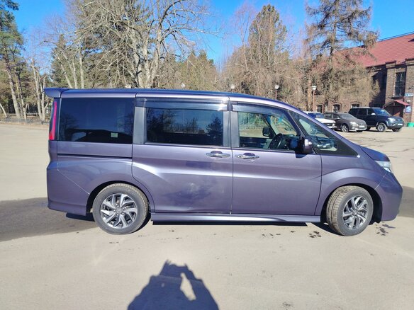 2015 Honda Stepwgn Spada V, фиолетовый, 1825000 рублей - вид 2