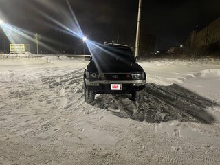 1994 Toyota Hilux Surf II Рестайлинг, чёрный, 950000 рублей, вид 2
