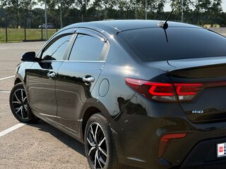 2017 Kia Rio IV, чёрный, 1190000 рублей, вид 2