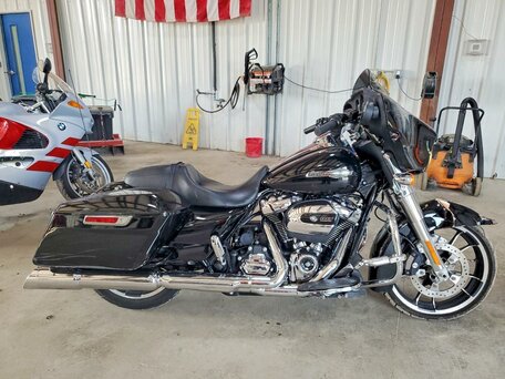 2022 Harley-Davidson Street Glide, чёрный, 1350000 рублей, вид 1
